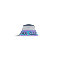 513MB09A5000C584 - Dior And Lewis Hamilton Crochet Bucket Hat - 584 Fantaisie Fond Bleu