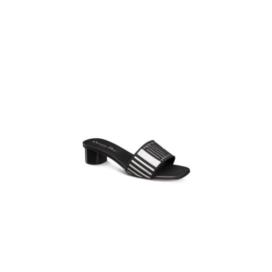 KCQ915DLCS17X - Dway Heeled Slide - 17X Black & White